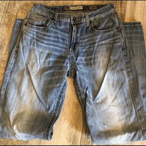 BKE Tyler Straight 33L Distressed Jeans